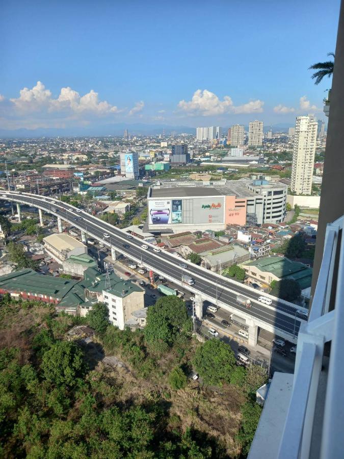 Sami'S Cradle At The Celandine Apartment Manila Exterior photo